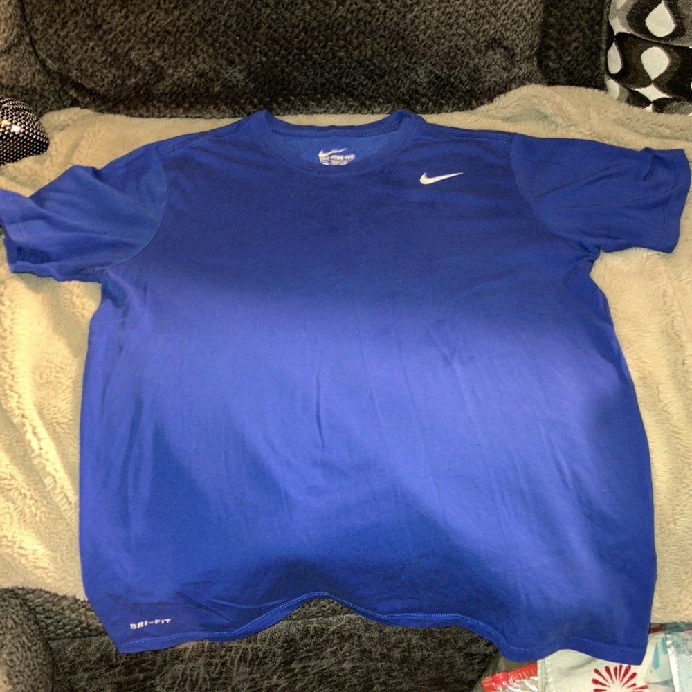 🎉4 for $20 Nike Dri-Fit Tee, size Large